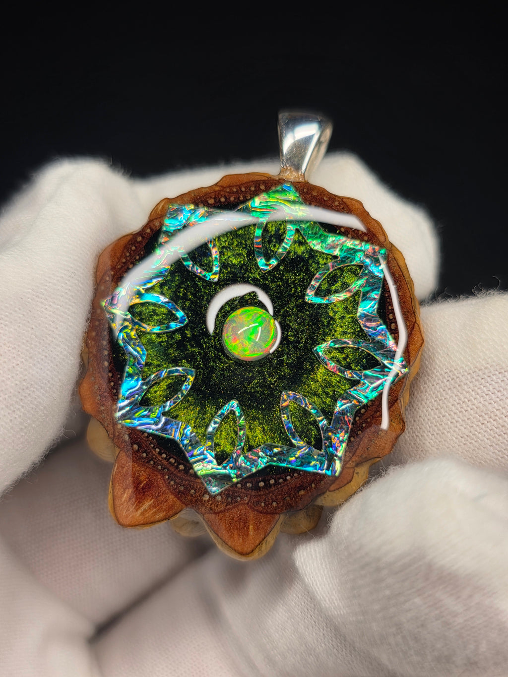 Small Knobcone Pinecone W/ Ethiopian Opal .925 Sterling Silber Bail